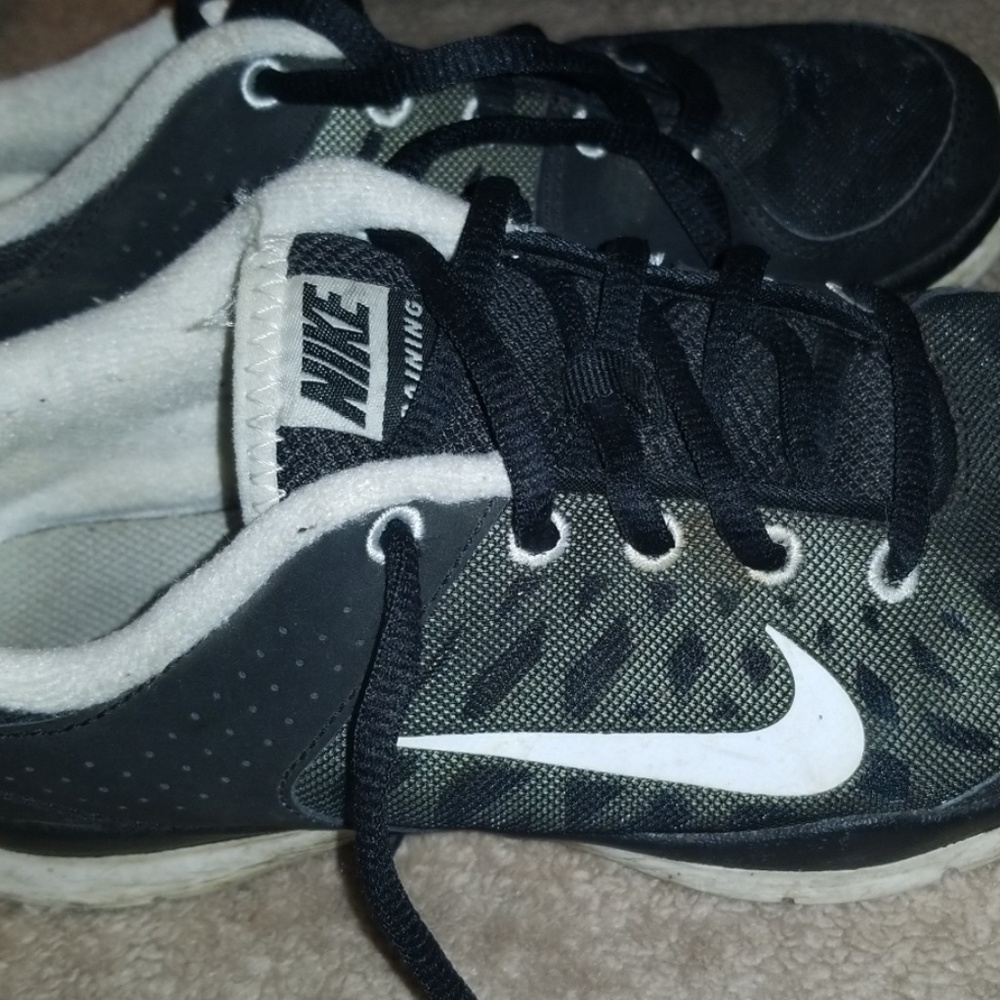 Shoes - Picture 4 of 4